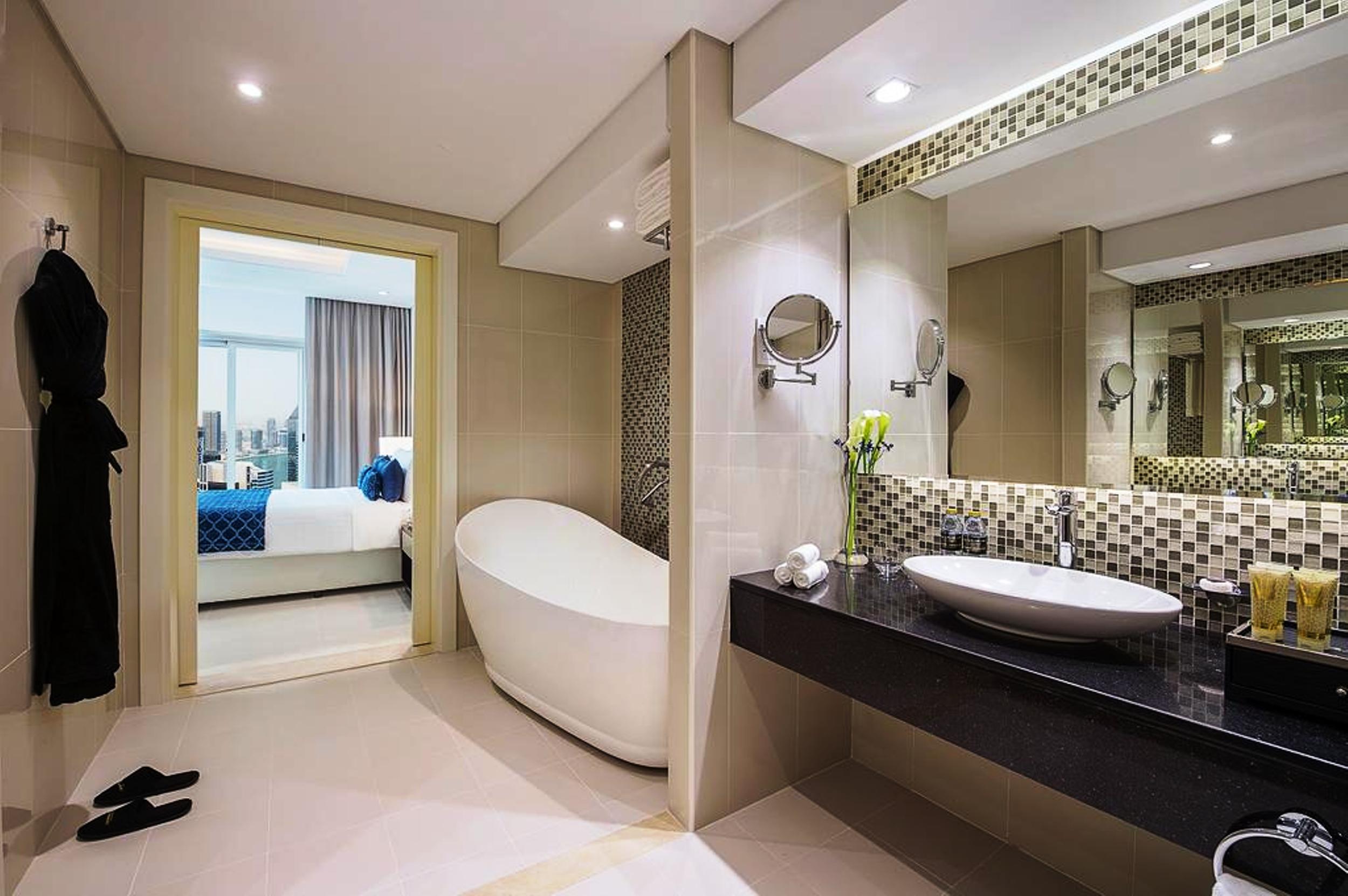Damac Maison Distinction Dubai Esterno foto Bathroom
