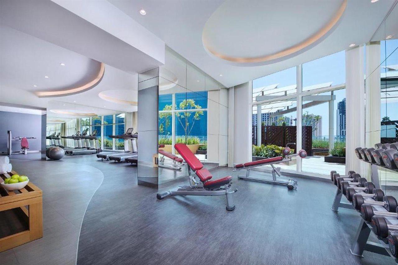 Damac Maison Distinction Dubai Esterno foto The gym at the hotel