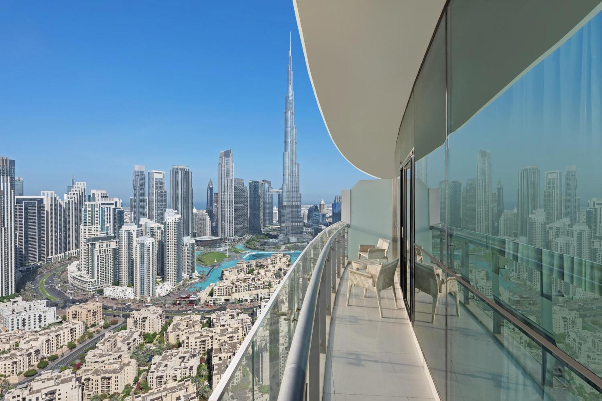 Damac Maison Distinction Dubai Esterno foto View from the balcony of a typical apartment